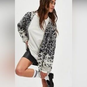 Free People NWT$168 Leopard Print Oversized Cardigan size M